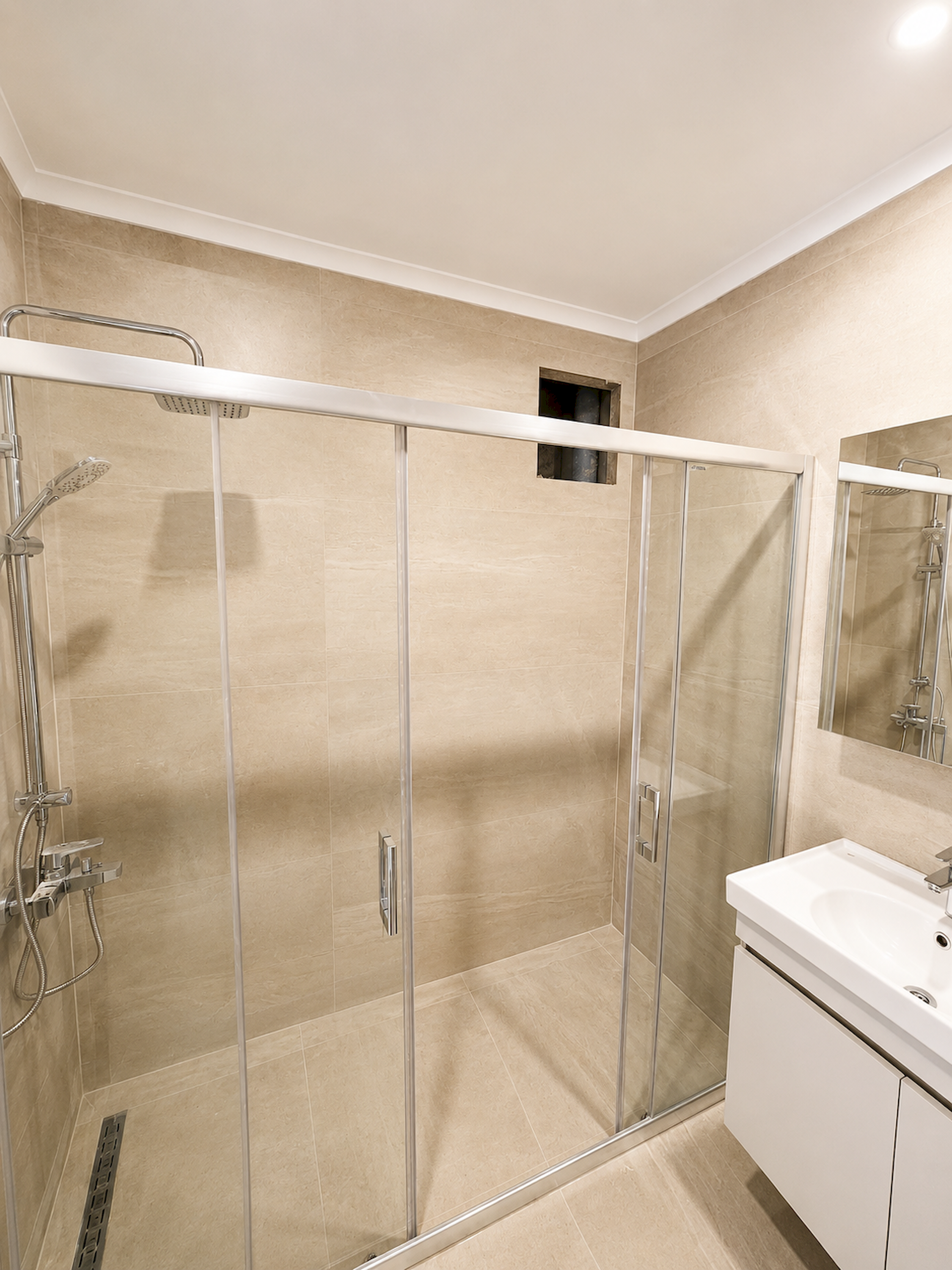 Kalamış Sahil 3+1 Sıfır bahçe kullanımlı Satılık daire