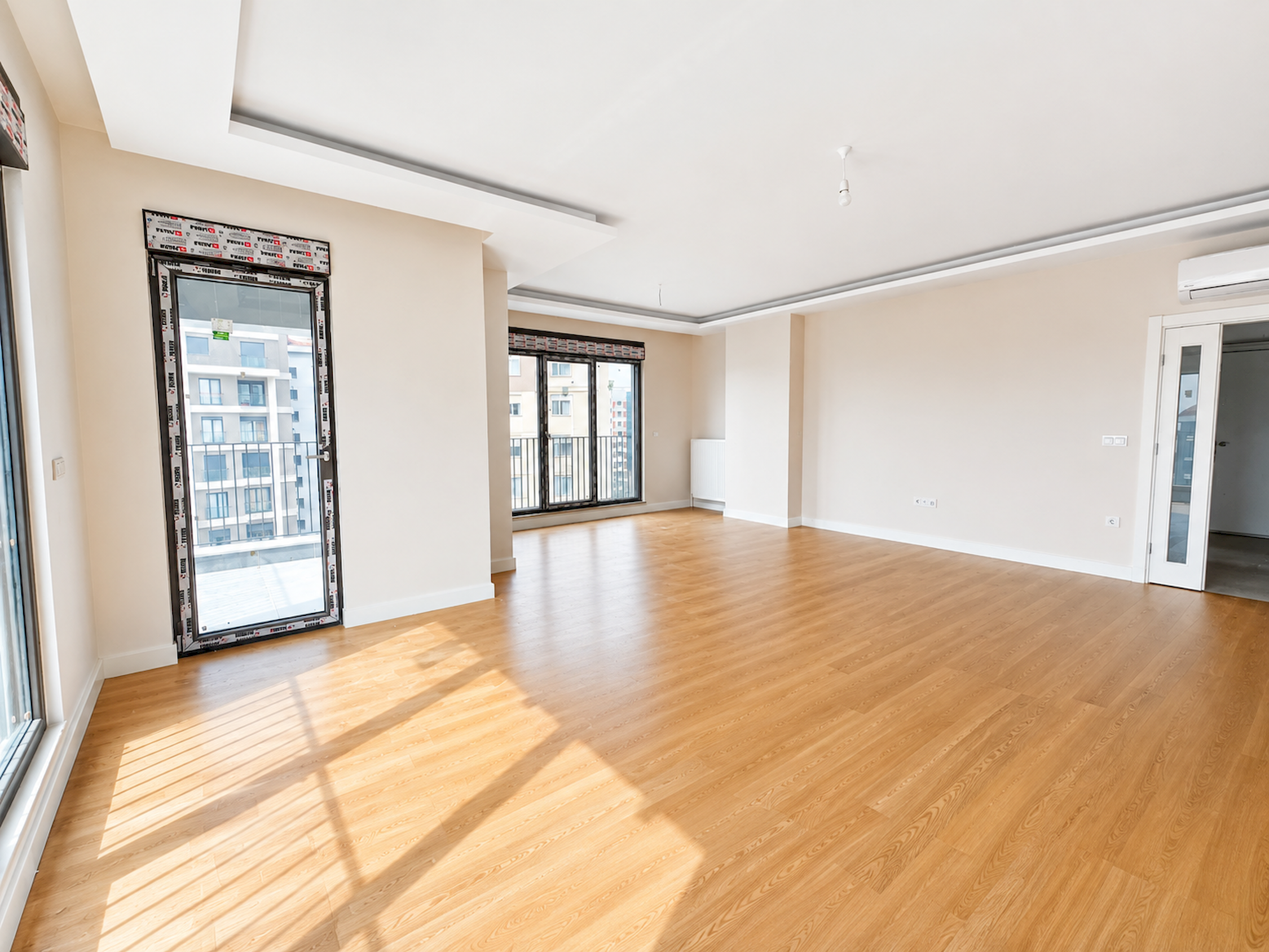Kalamış Sahil 3+1 Sıfır bahçe kullanımlı Satılık daire