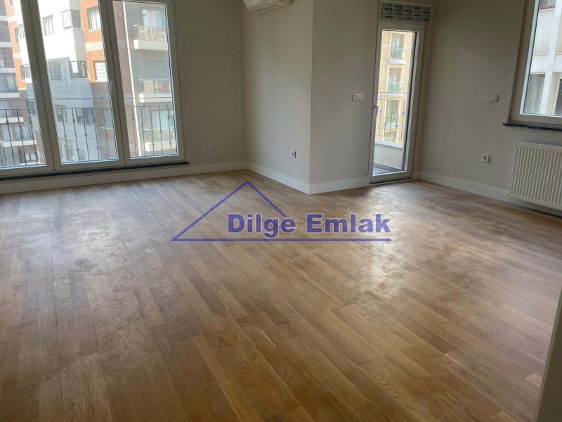 Çiftehavuzlar Bağdat Cad. yakın 3+1 balkonlu Satılık Daire