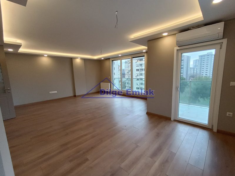 Erenköy Bağdat Caddesine çok yakın 3+1 Sıfır Satılık Daire