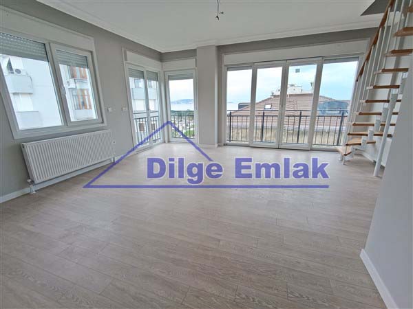Maltepe Sahile 2.bina 4+2 teraslı Deniz Manzaralı Satılık Daire