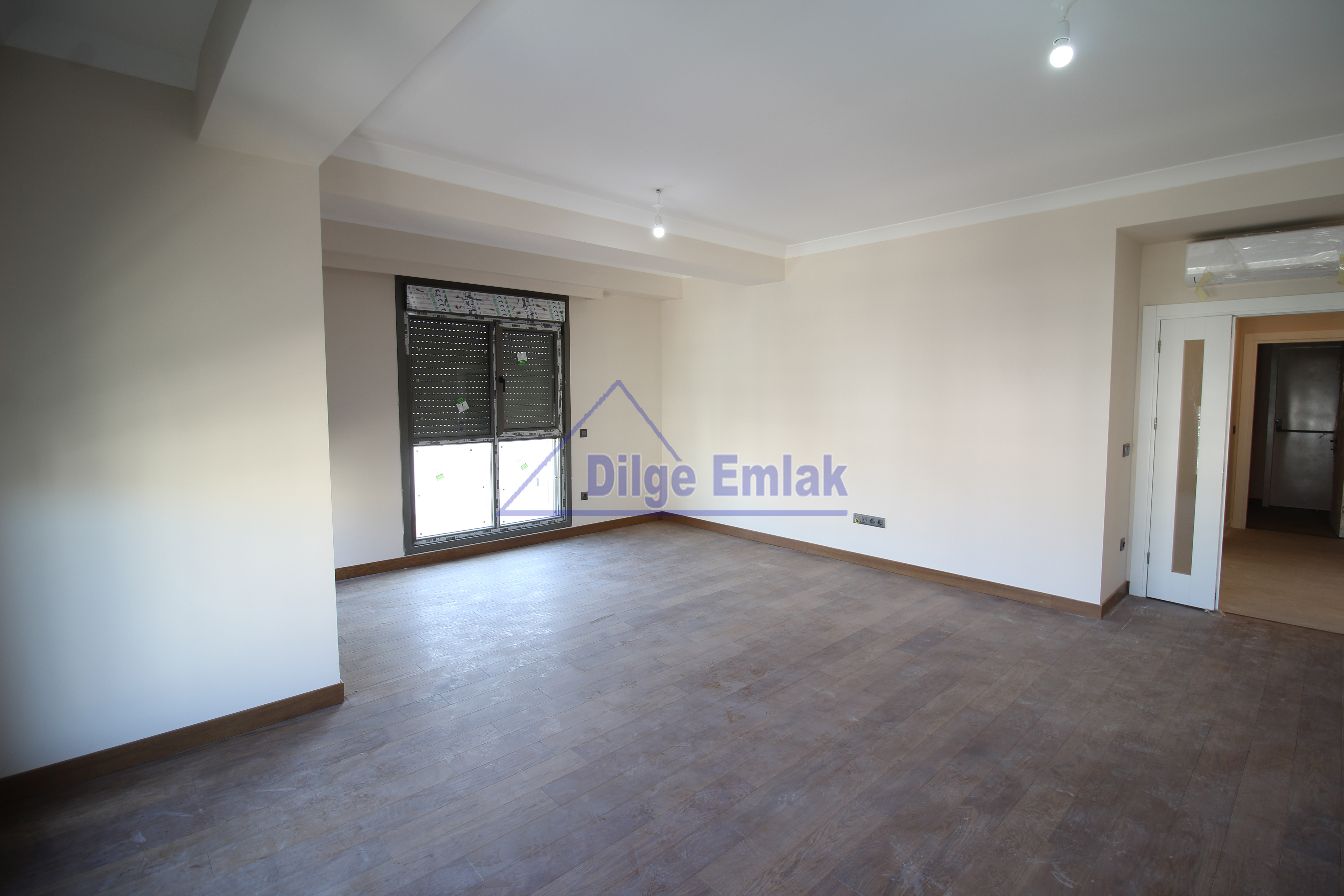 Suadiye Caddeye 3.bina 3+1 Sıfır Balkonlu Satılık daire