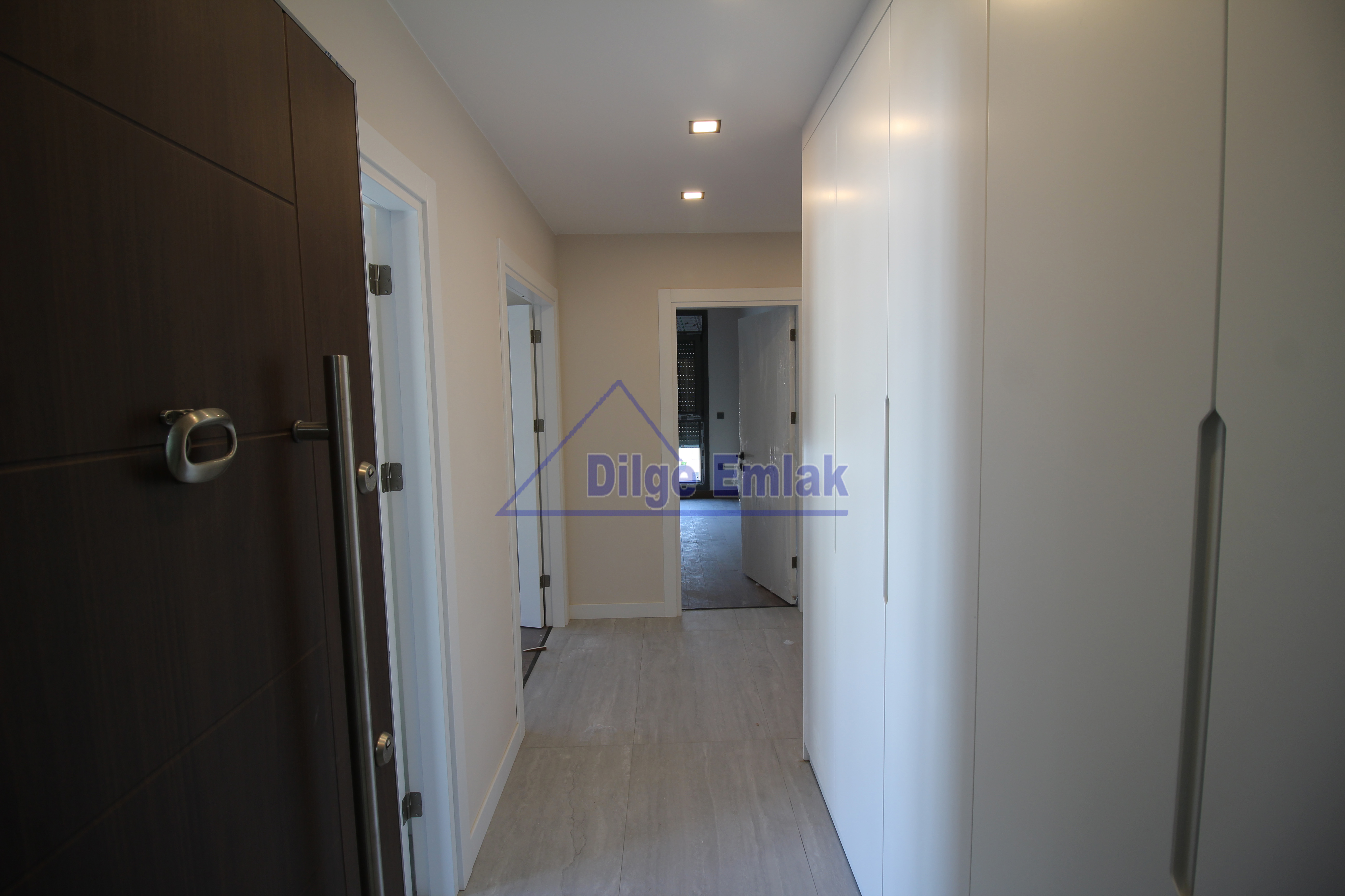 Suadiye Caddeye 3.bina 3+1 Sıfır Balkonlu Satılık daire