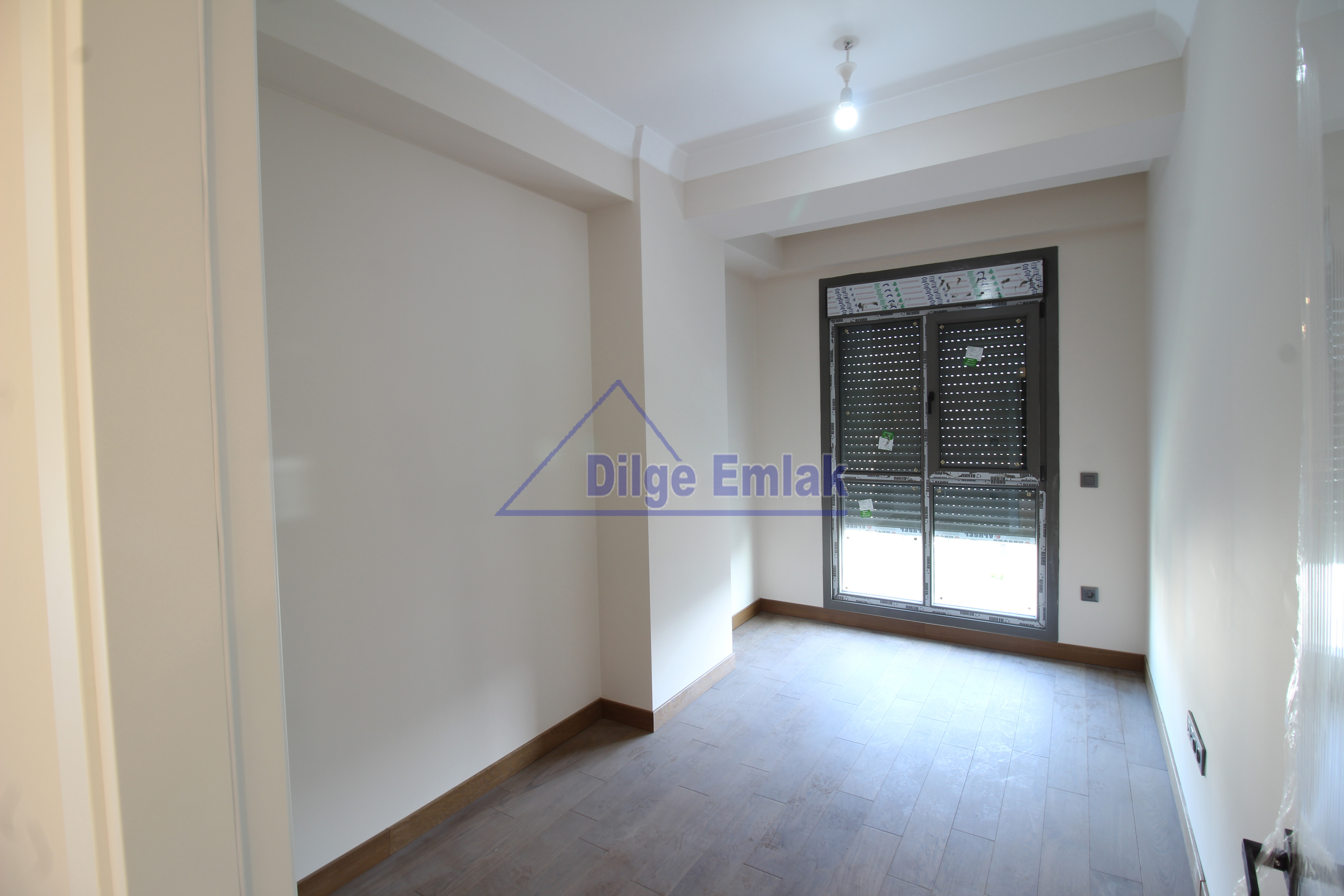 Suadiye Caddeye 3.bina 3+1 Sıfır Balkonlu Satılık daire
