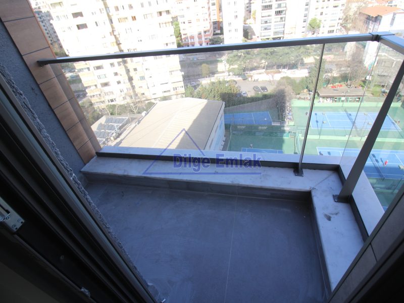 Suadiye Caddeye 3.bina 3+1 Sıfır Balkonlu Satılık daire