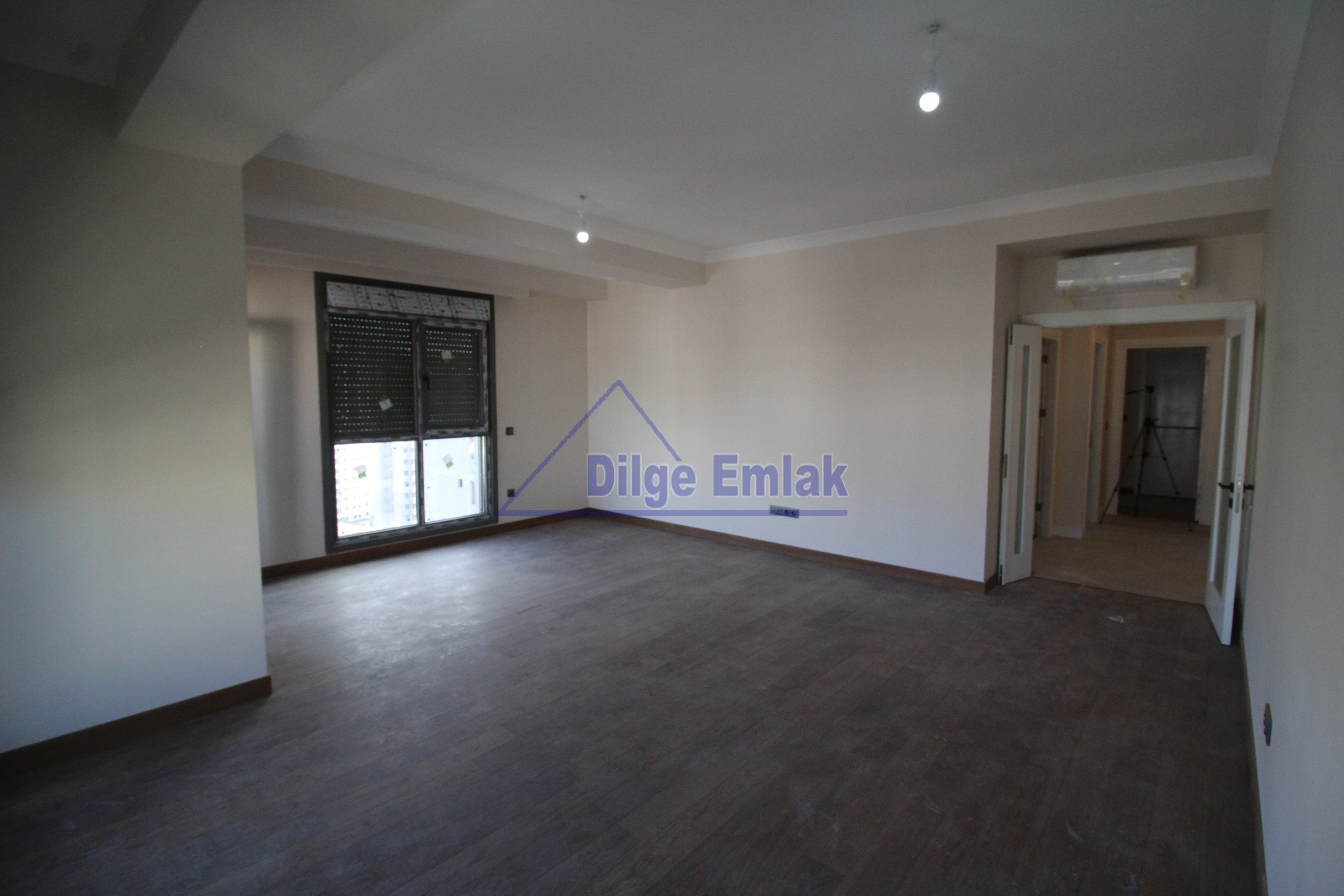 Suadiye Caddeye 3.bina 3+1 Sıfır Balkonlu Satılık daire