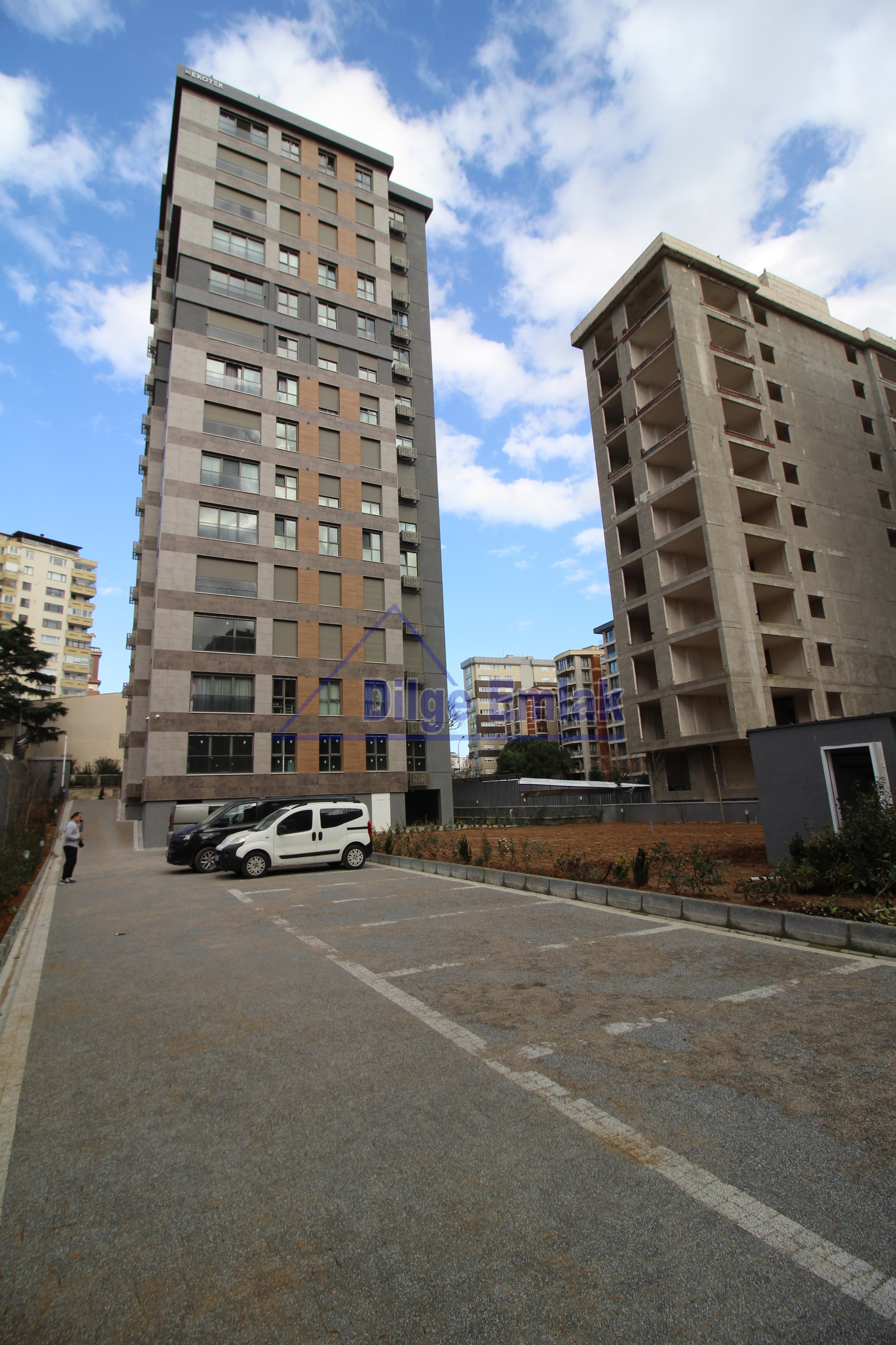 Suadiye Caddeye 3.bina 3+1 Sıfır Balkonlu Satılık daire