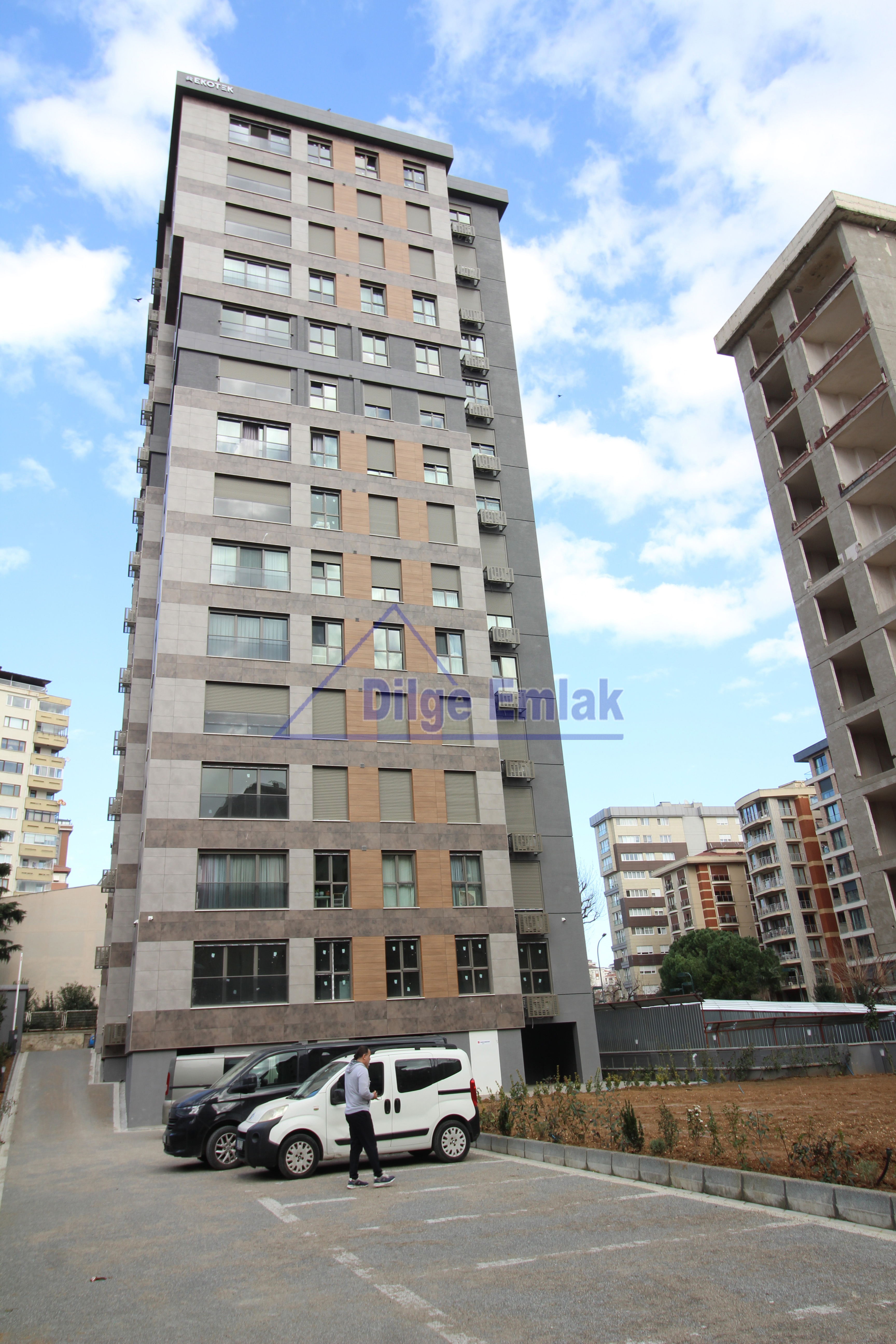 Suadiye Caddeye 3.bina 3+1 Sıfır Balkonlu Satılık daire