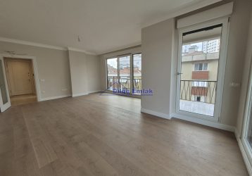 Kalamış Sahilde 3+1 Sıfır Otoparklı Güvenlikli Site Balkonlu