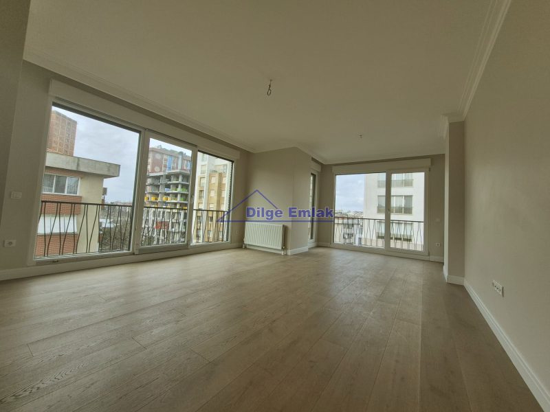 Kalamış Sahilde 3+1 Sıfır Otoparklı Satılık Daire