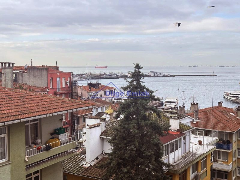 Kadıköy Rasimpaşada 3+1 Boğaz Manzaralı Balkonlu Satılık Daire