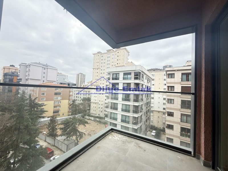 Çiftehavuzlar Bağdat Cad. yakın 4+1 sıfır balkonlu satılık daire