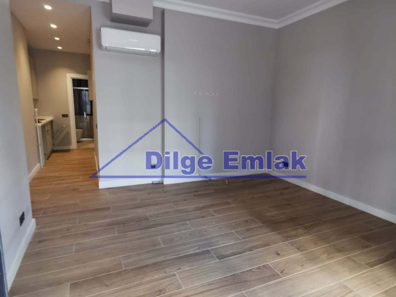 Caddebostan Sahilde 1+1 müstakil girişli İşyerine kiralık