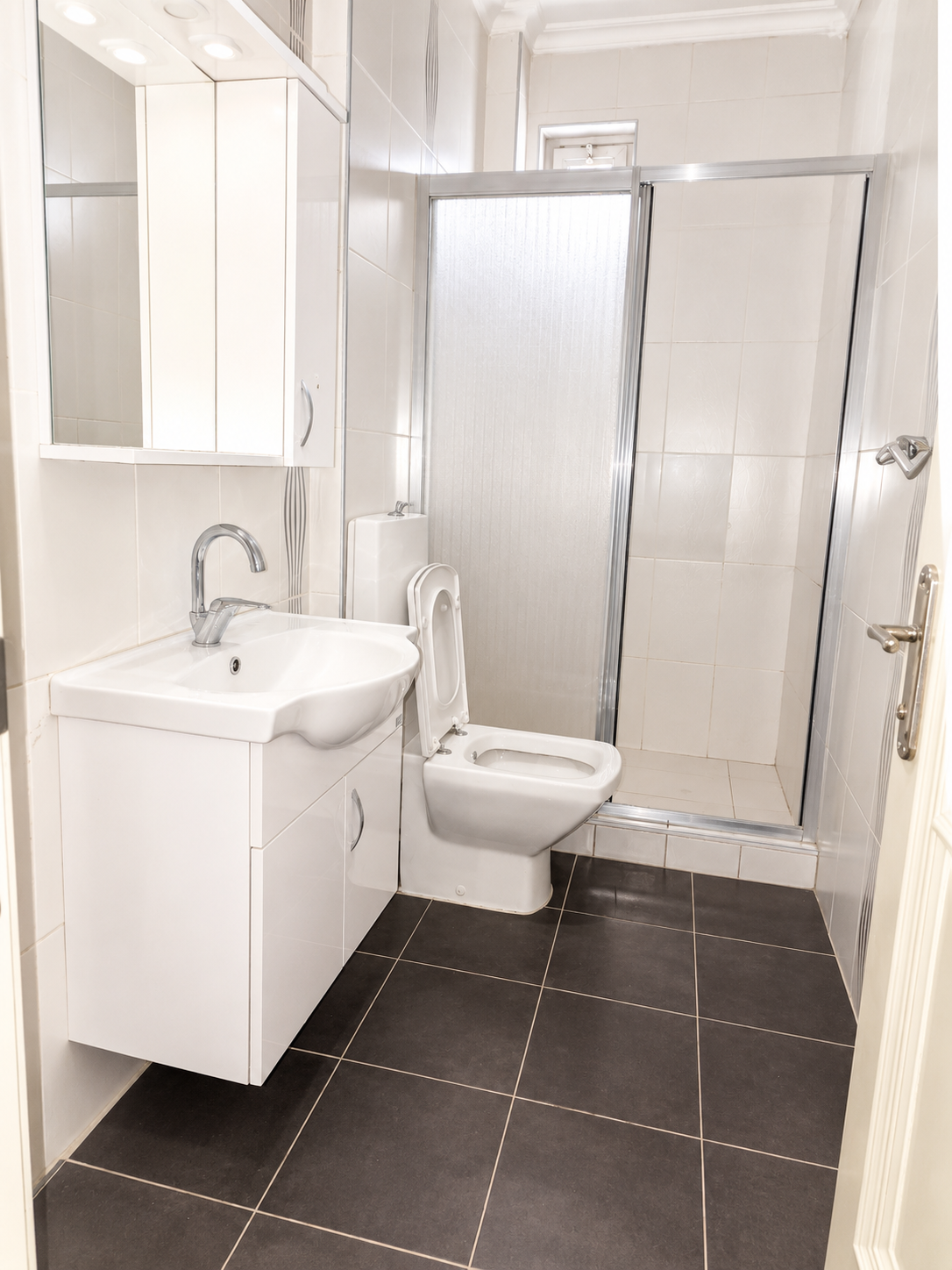 Şaşkınbakkal Sahil 4+1 Deniz Manzaralı Yenilenmiş Kiralık Daire