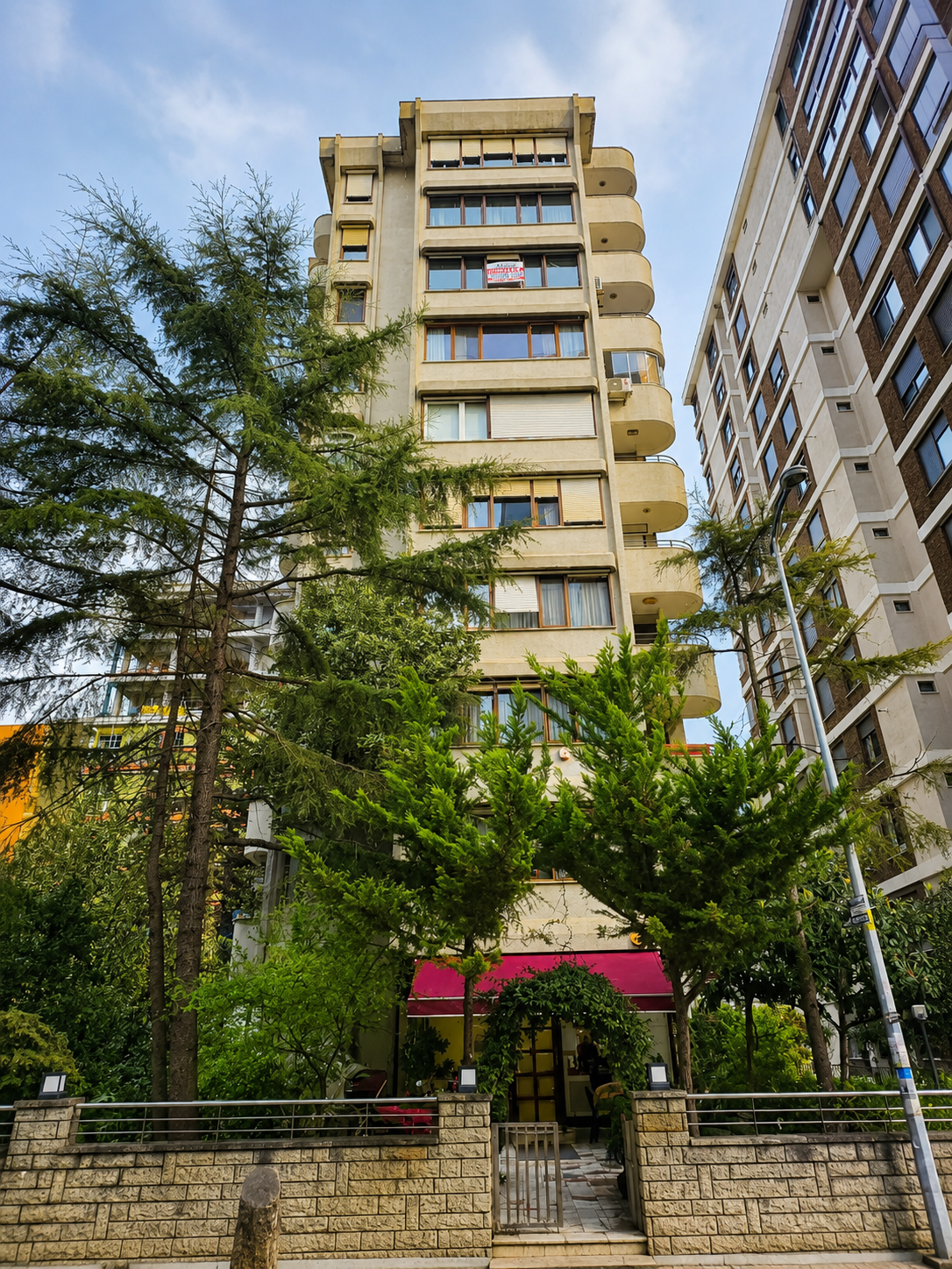 Şaşkınbakkal Sahil 4+1 Deniz Manzaralı Yenilenmiş Kiralık Daire