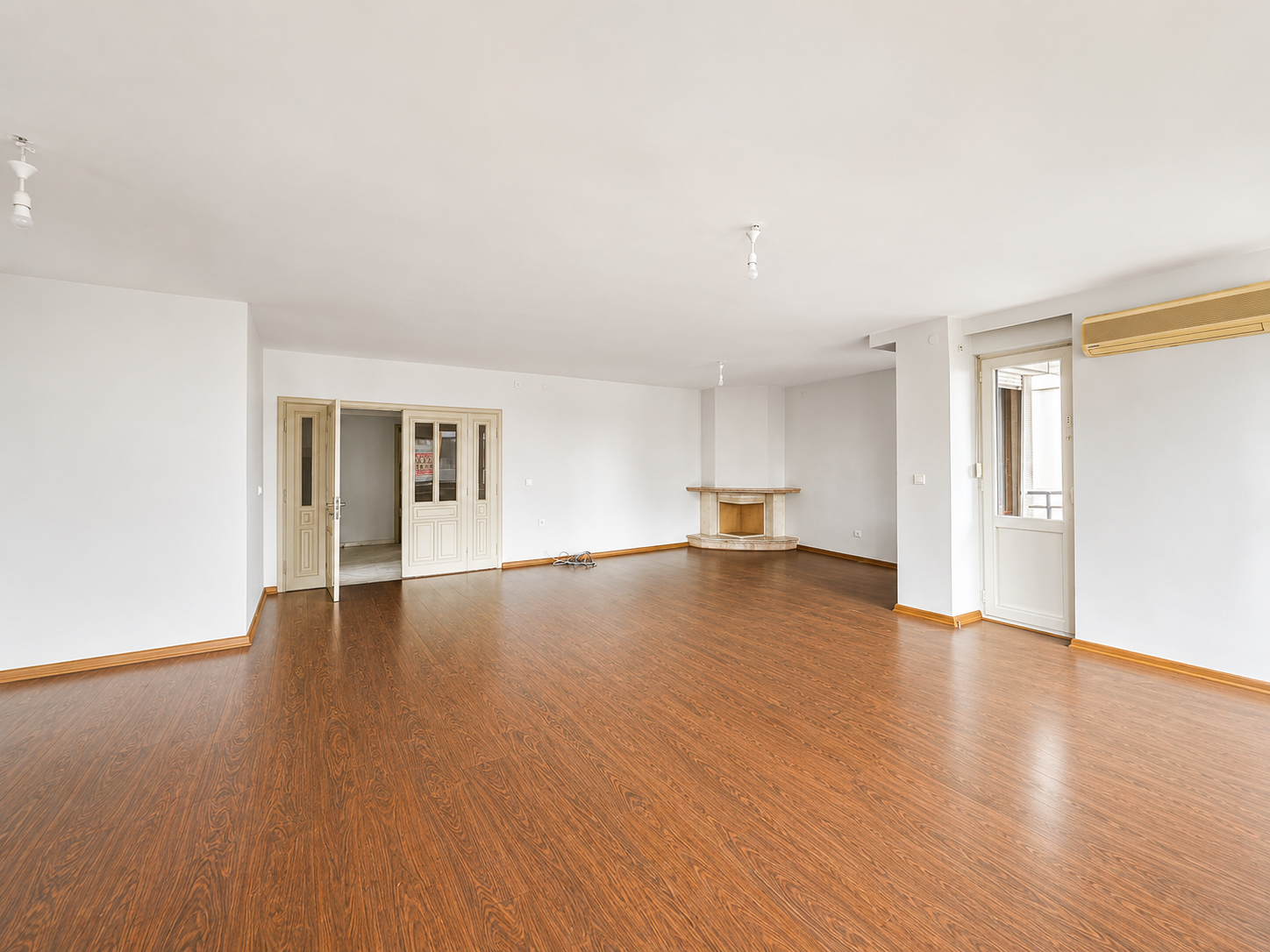 Şaşkınbakkal Sahil 4+1 Deniz Manzaralı Yenilenmiş Kiralık Daire