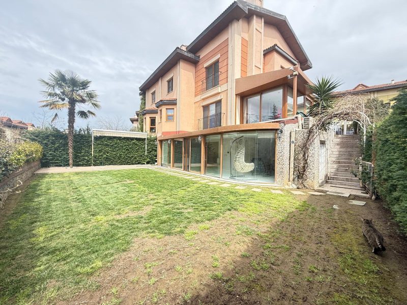 Ümraniye İdealist Kent 1.Etapta Forleks Müstakil 5+3 Kiralık Villa