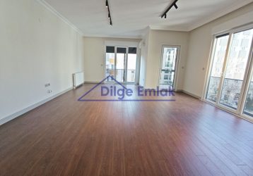 Göztepe Bağdat Cad. Yakını 3+1 Balkonlu 5 Yıllık Satılık Daire