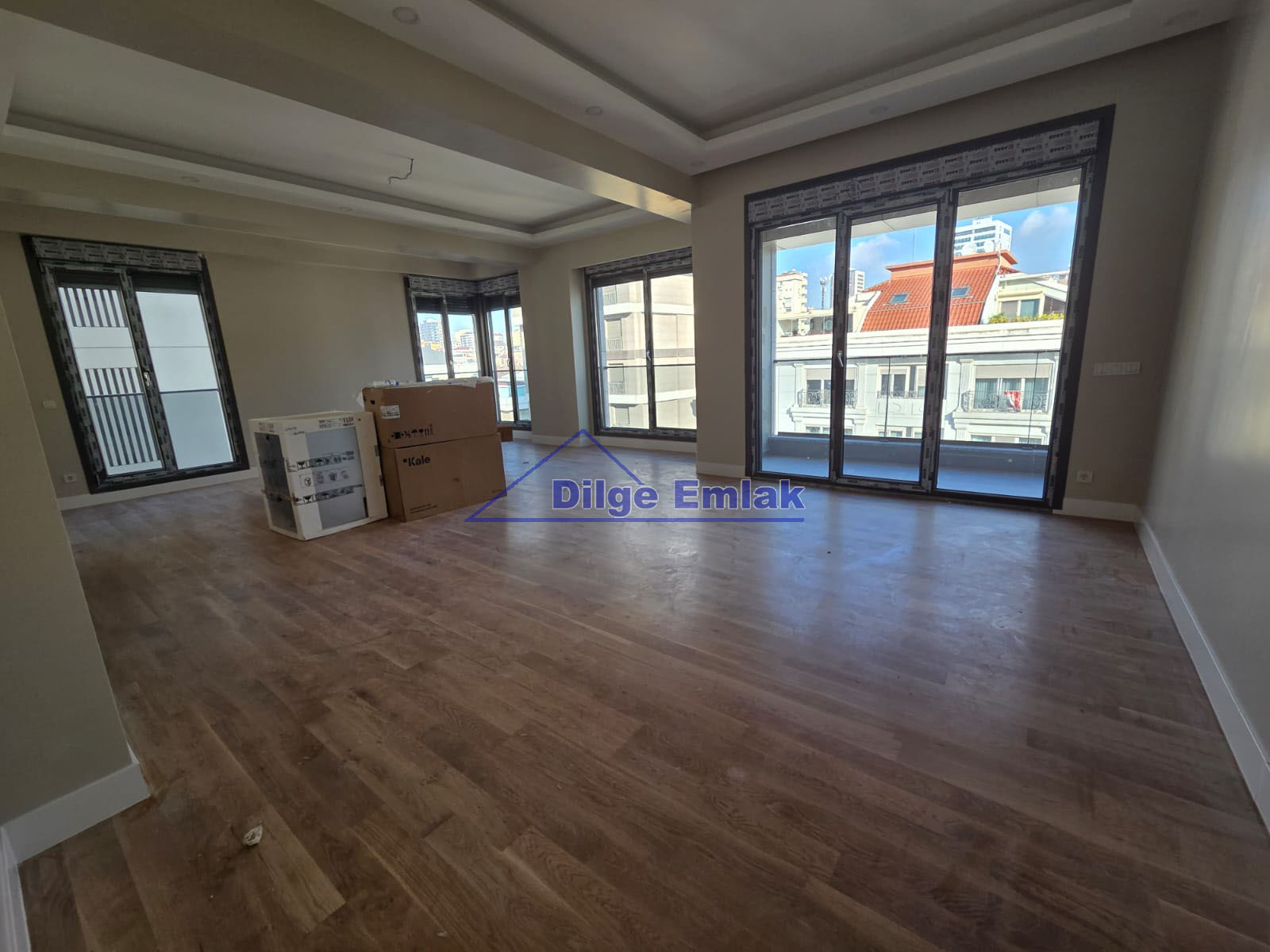Caddebostan Sahil Katta Tek 2 Araçlık Otoparklı 170 m2 Net