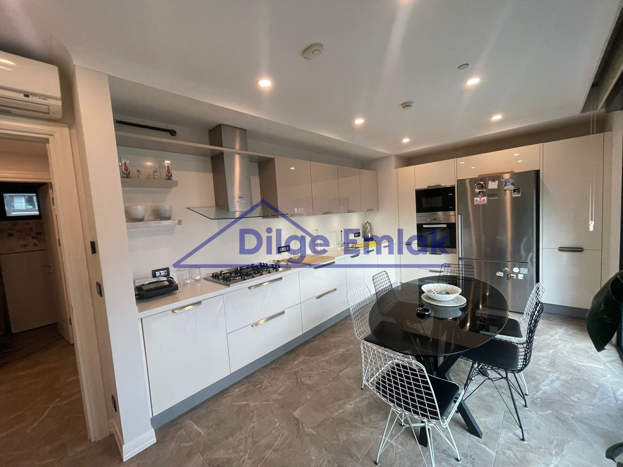 Caddebostan Önü Kapanmaz 145 m2 Net 4+1 Satılık Daire