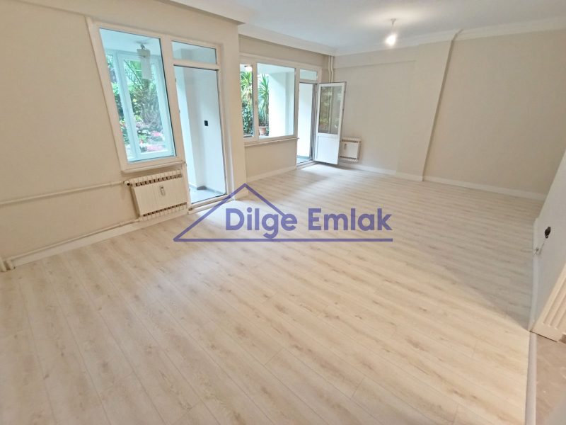 Şaşkınbakkal Sahilde 2+1 Yenilenmiş Bahçe kullanımlı Daire