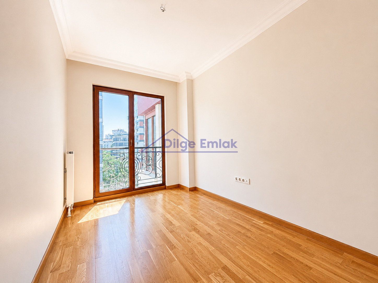 Erenköy Bağdat Cad. Yakın 3+1 Balkonlu 7 Yıllık Daire