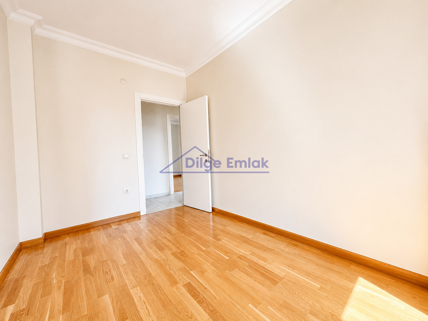 Erenköy Bağdat Cad. Yakın 3+1 Balkonlu 7 Yıllık Daire
