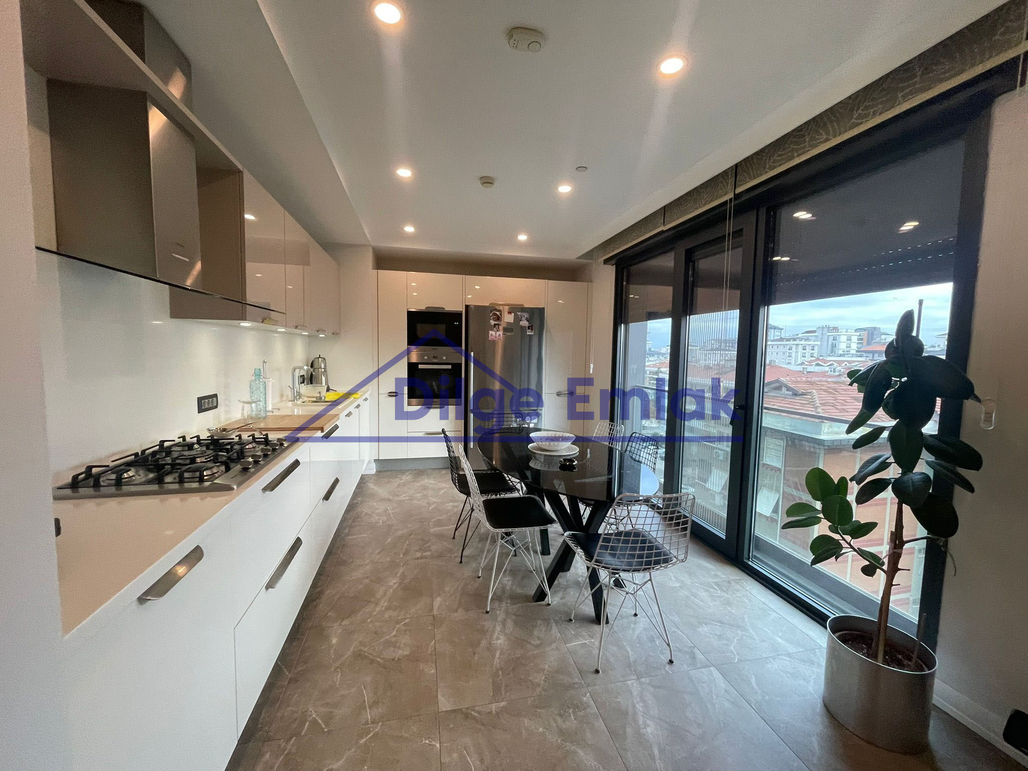 Caddebostan Önü Kapanmaz 145 m2 Net 4+1 Satılık Daire