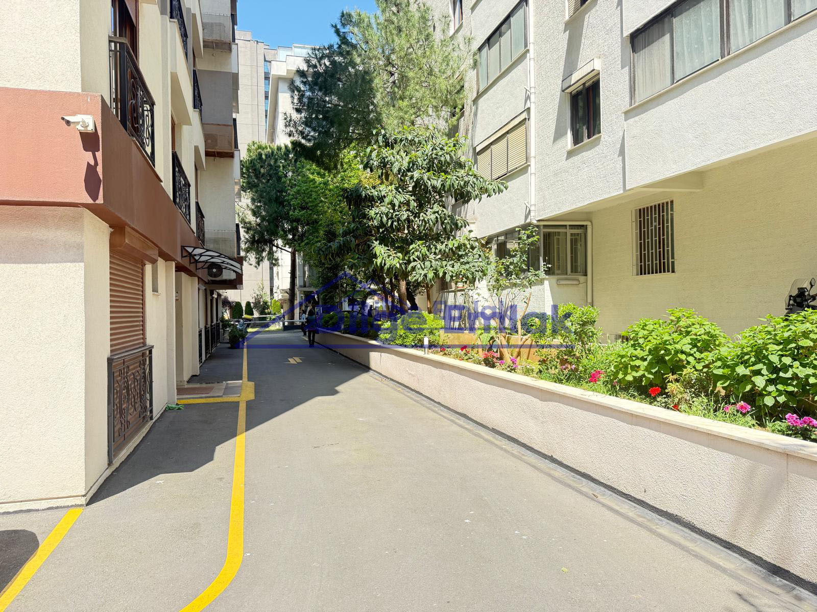 Erenköy Bağdat Cad. Yakın 3+1 Balkonlu 7 Yıllık Daire