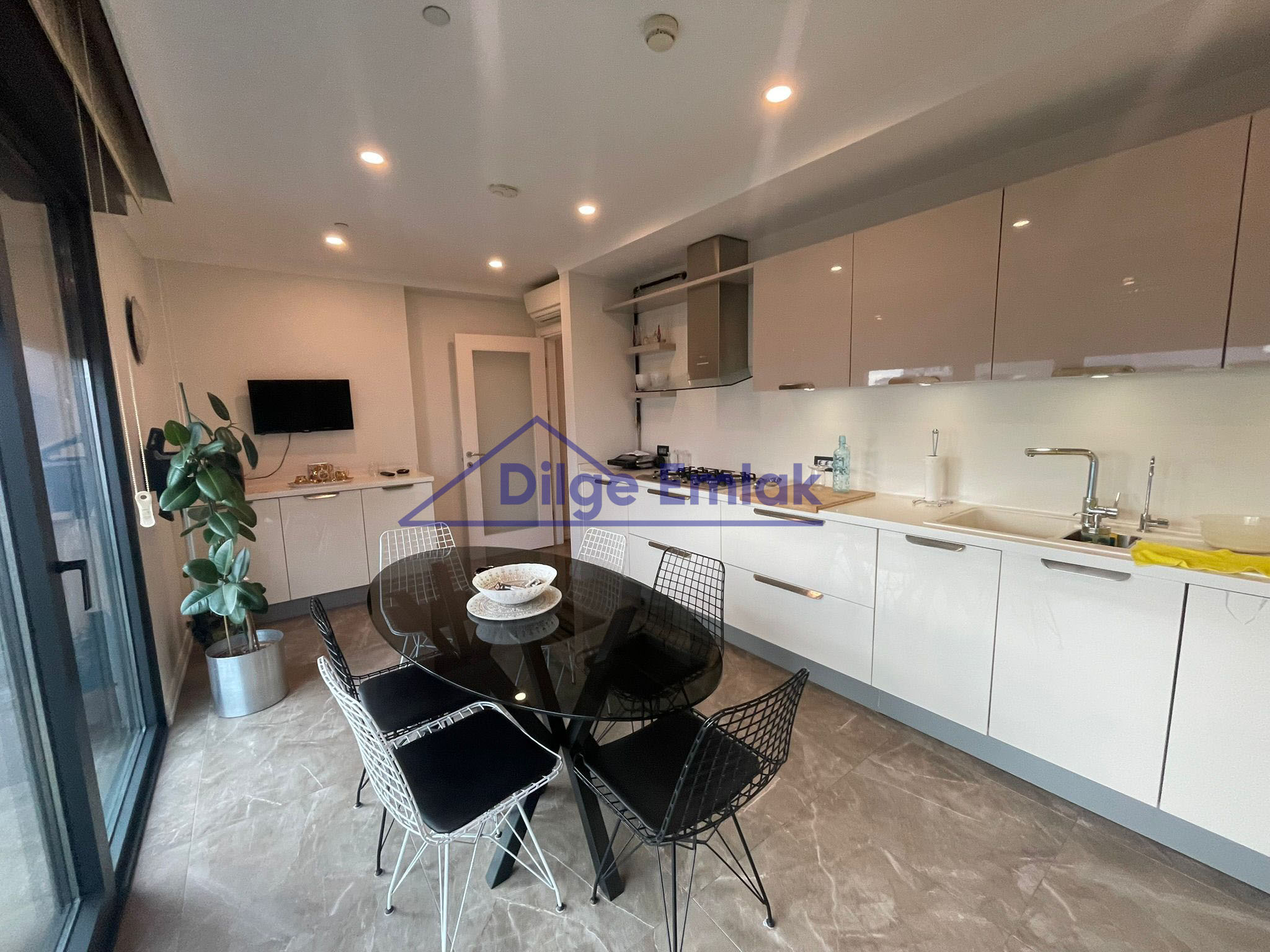 Caddebostan Önü Kapanmaz 145 m2 Net 4+1 Satılık Daire