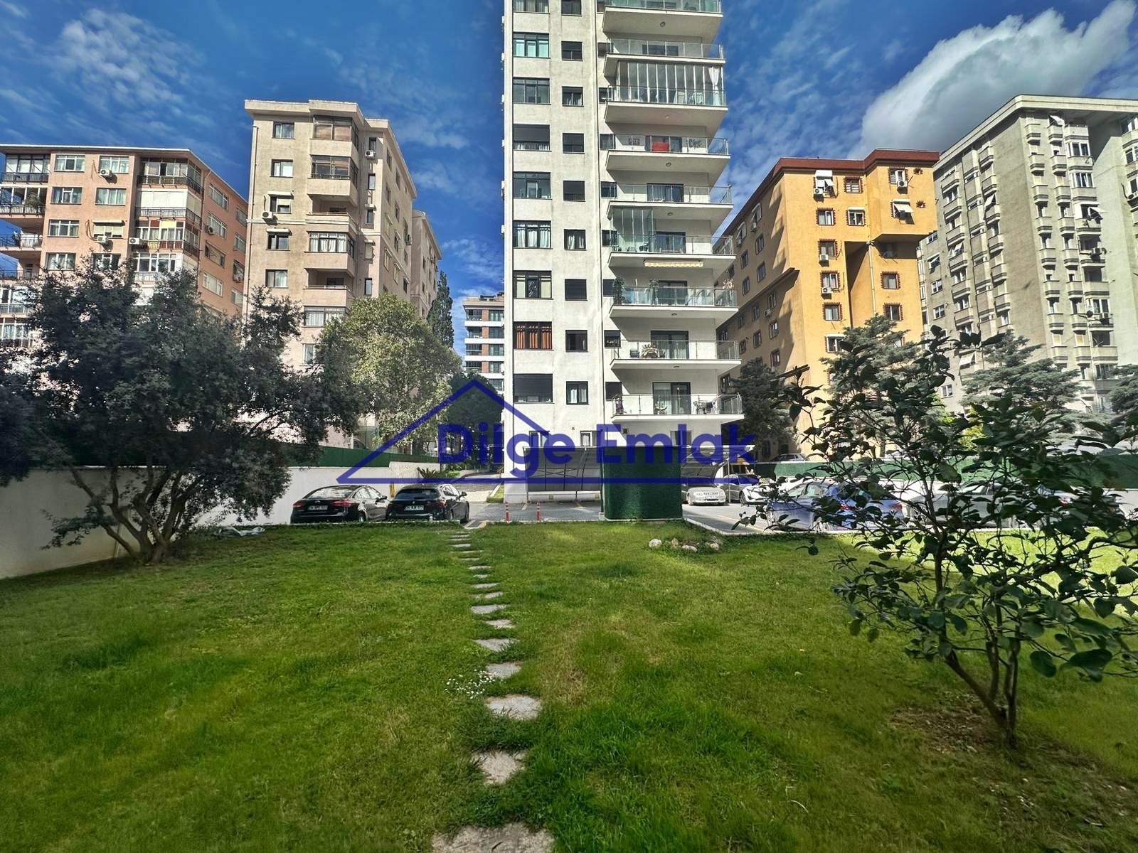 Caddebostan Bağdat Cad yakın 3+1 Balkonlu Satılık Daire
