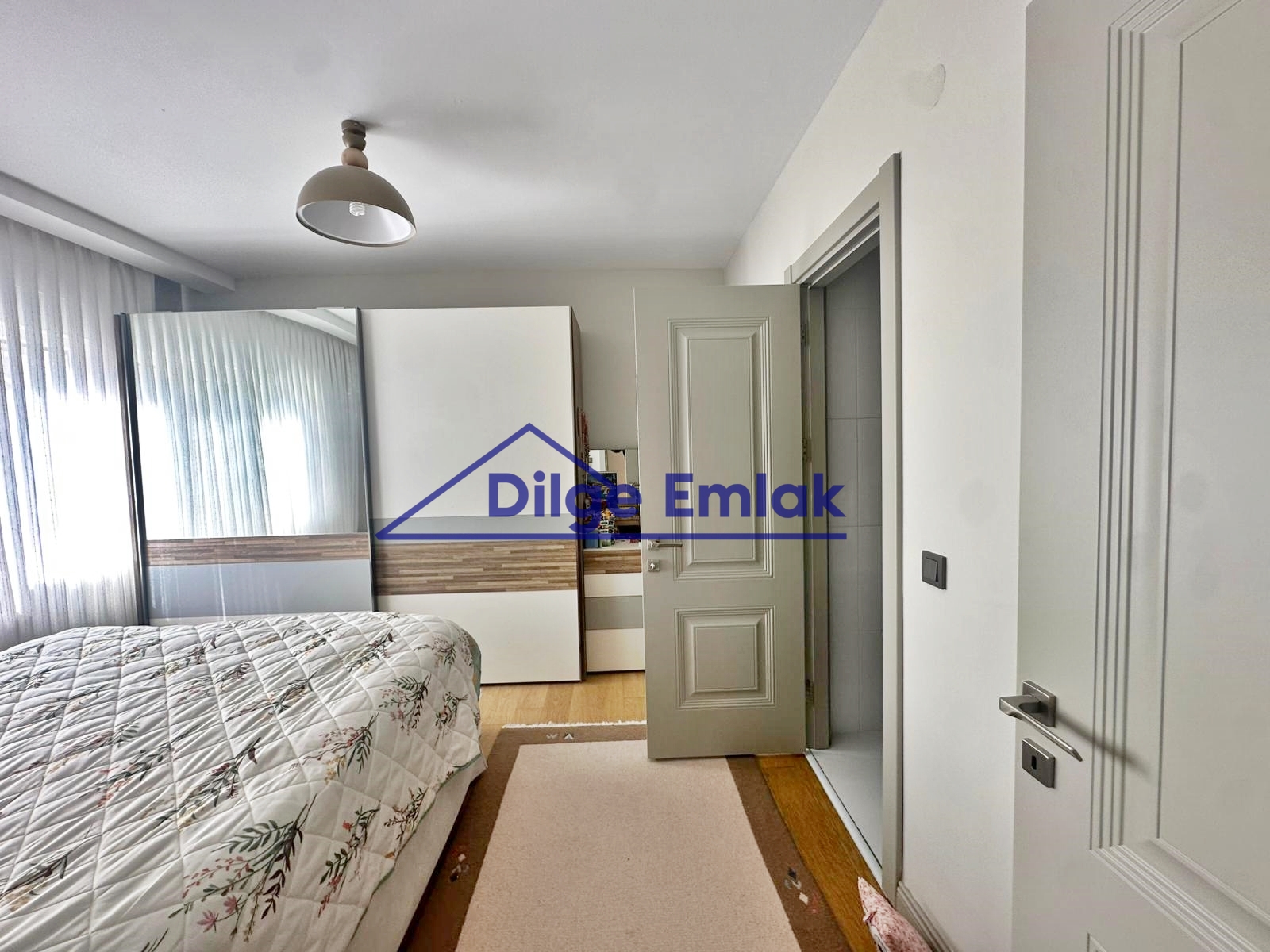 Caddebostan Bağdat Cad yakın 3+1 Balkonlu Satılık Daire