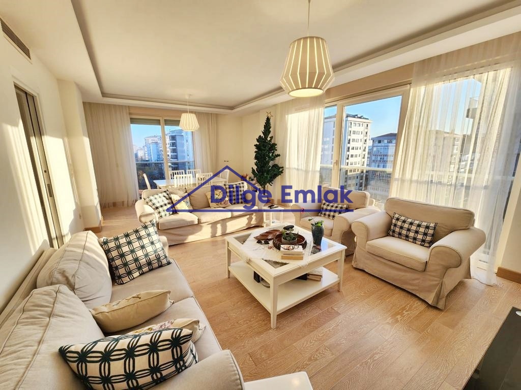 Suadiye Bağdat Caddesi Yakını 3+1 6 Yıllık Binada Satılık Daire