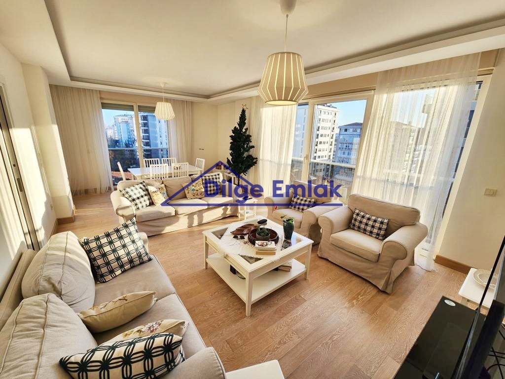 Suadiye Bağdat Caddesi Yakını 3+1 6 Yıllık Binada Satılık Daire