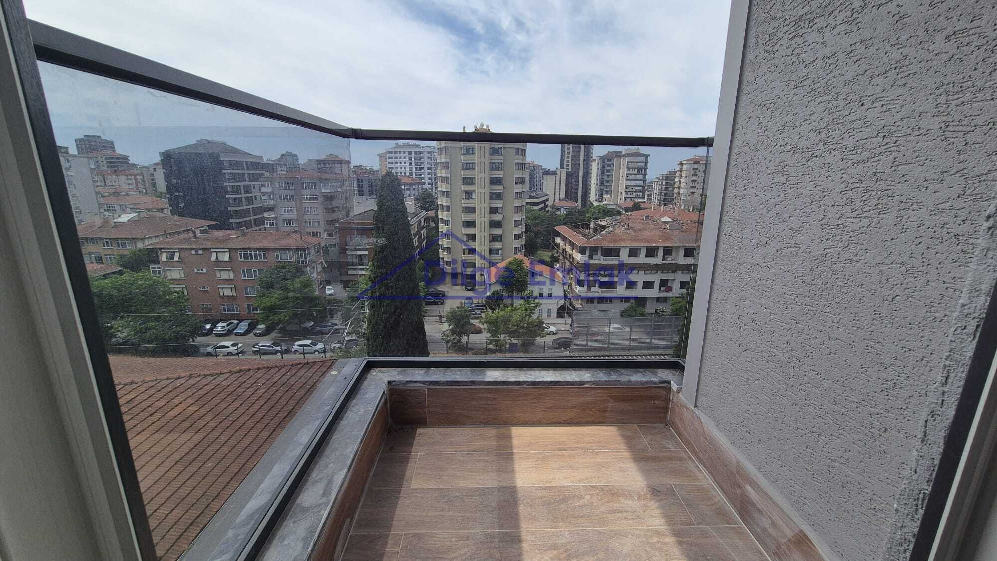 Feneryolu Bağdat Caddesi 6.Bina 3+1 Balkonlu Sıfır Kiralık Daire