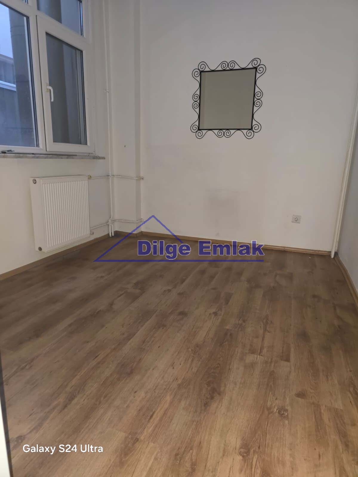 Feneryolu Bağdat Cad.yakın 2+1 yenilenmiş balkonlu kiralık daire