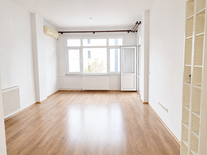 Feneryolu Bağdat Cad.yakın 2+1 yenilenmiş balkonlu kiralık daire