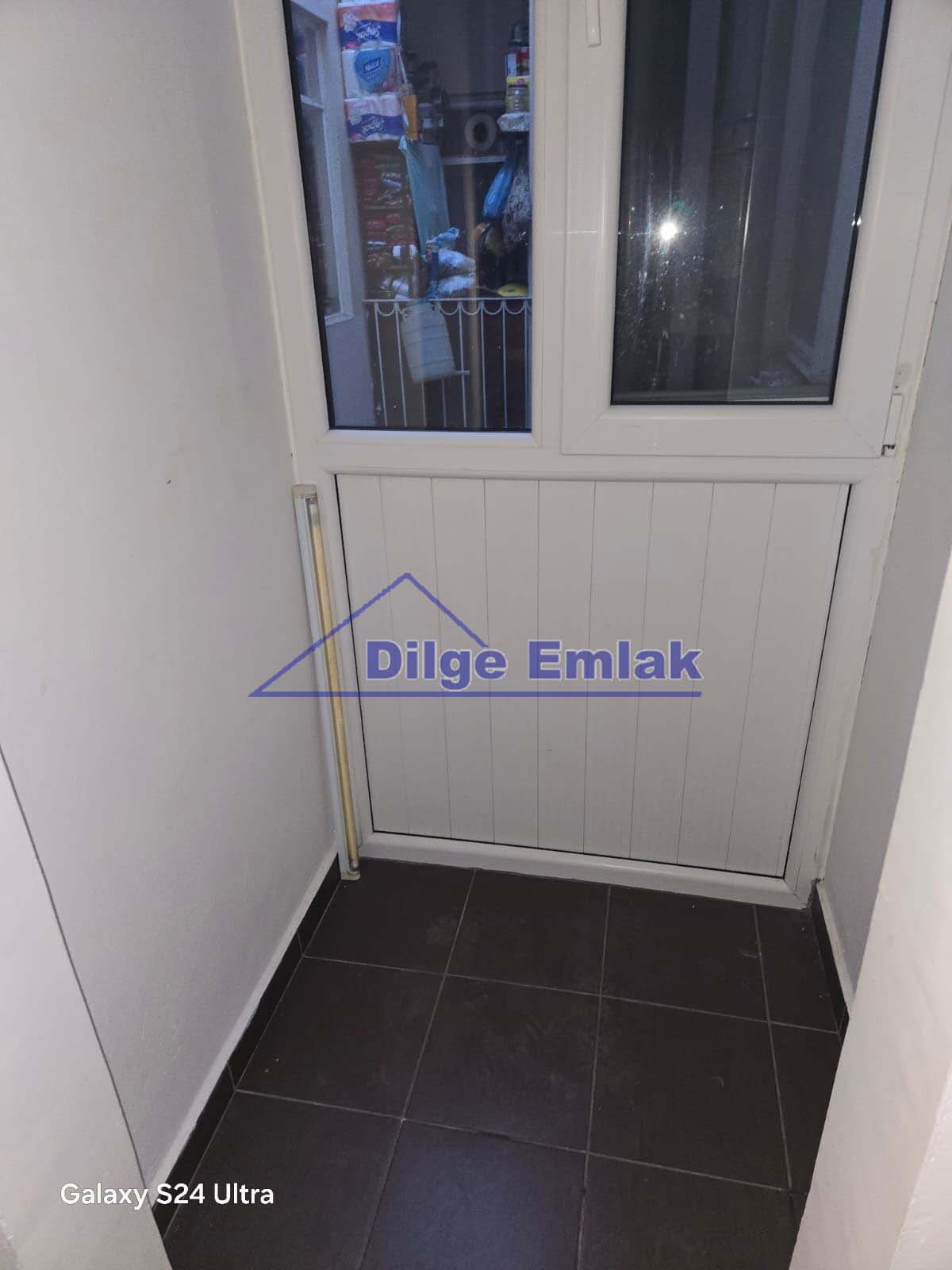 Feneryolu Bağdat Cad.yakın 2+1 yenilenmiş balkonlu kiralık daire
