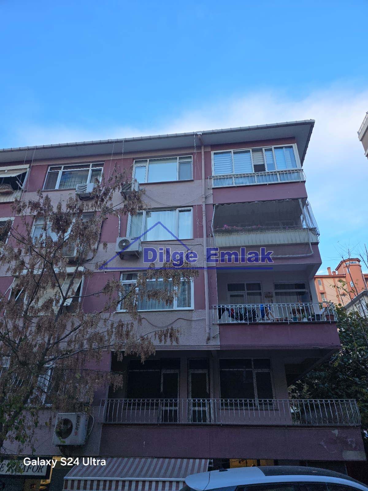 Feneryolu Bağdat Cad.yakın 2+1 yenilenmiş balkonlu kiralık daire