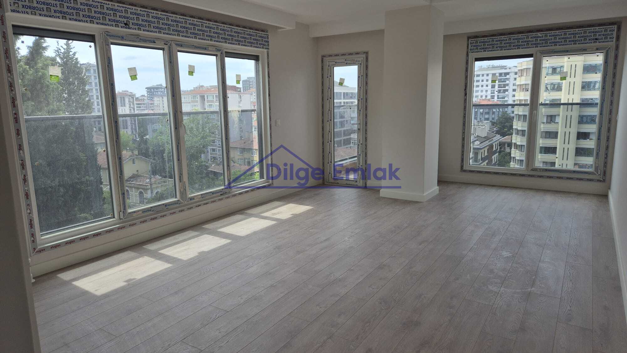 Feneryolu Bağdat Caddesi 6.Bina 3+1 Balkonlu Sıfır Kiralık Daire