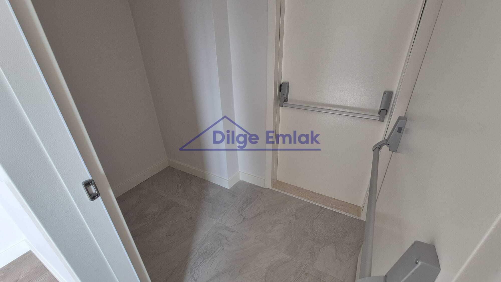 Feneryolu Bağdat Caddesi 6.Bina 3+1 Balkonlu Sıfır Kiralık Daire