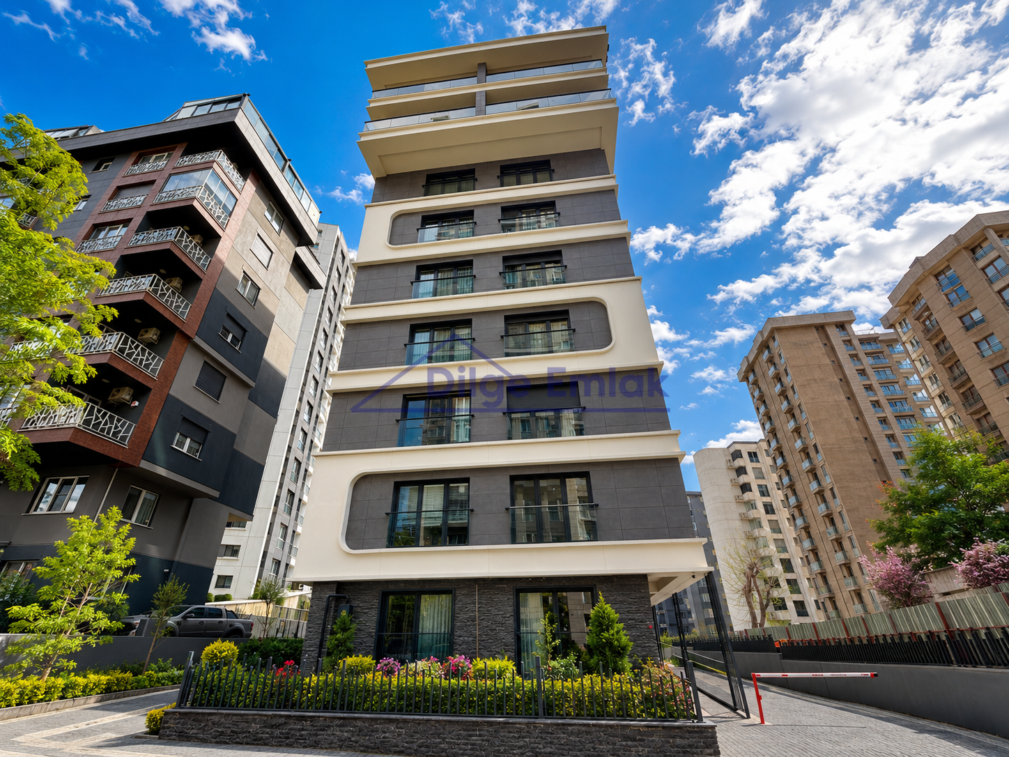 Fenerbahçe’de Sahil Hattına Yakın Sıfır Binada 120 m² Net 3+1