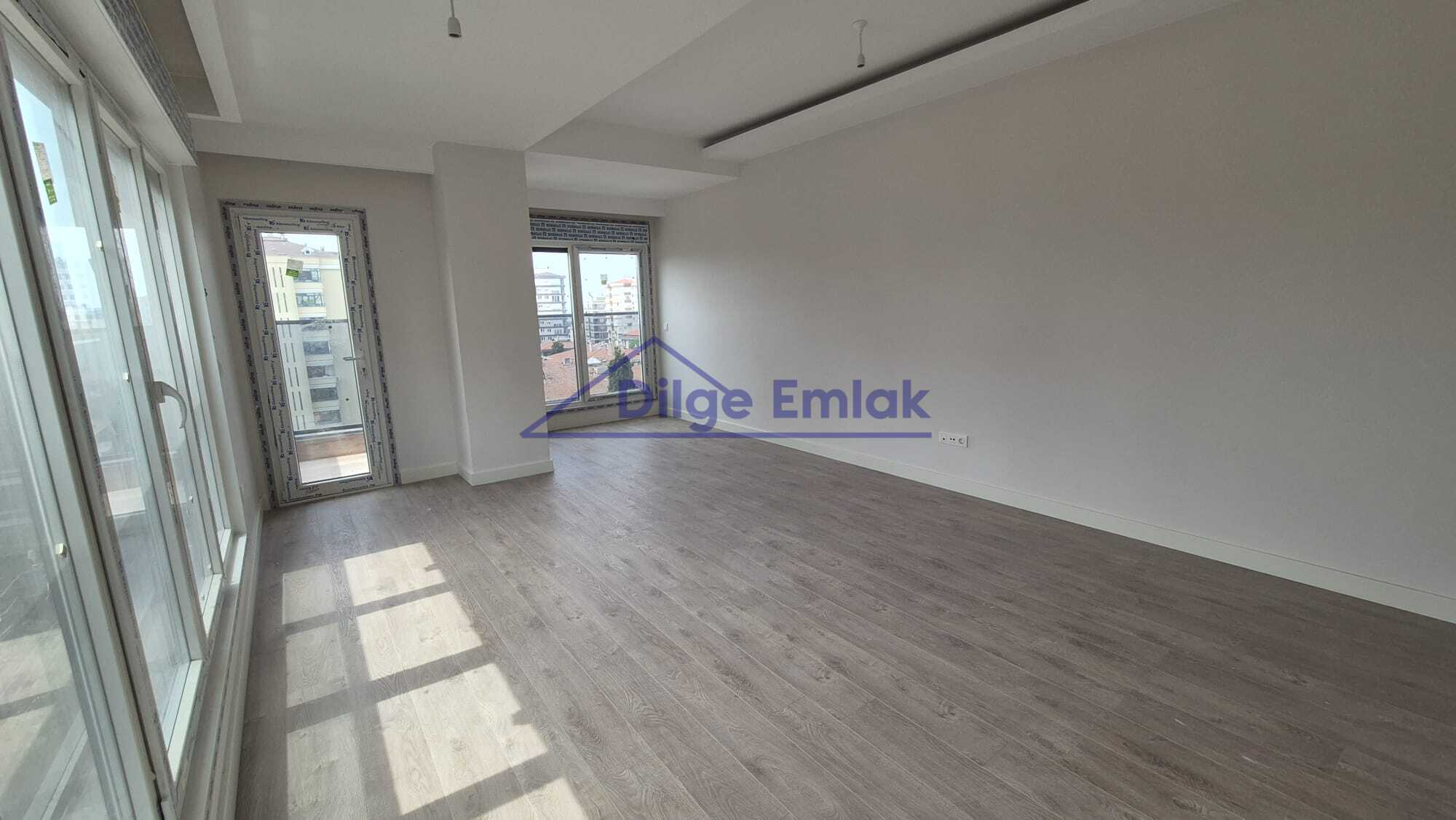 Feneryolu Bağdat Caddesi 6.Bina 3+1 Balkonlu Sıfır Kiralık Daire