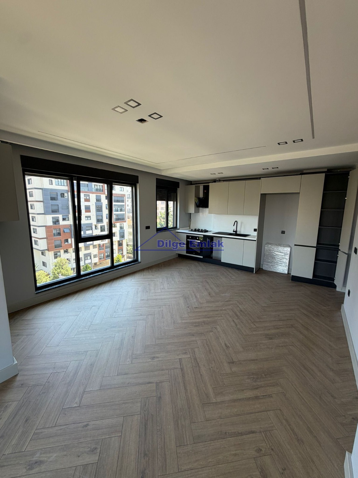Feneryolu Bağdat Caddesine 3.Bina Kiralık Daire