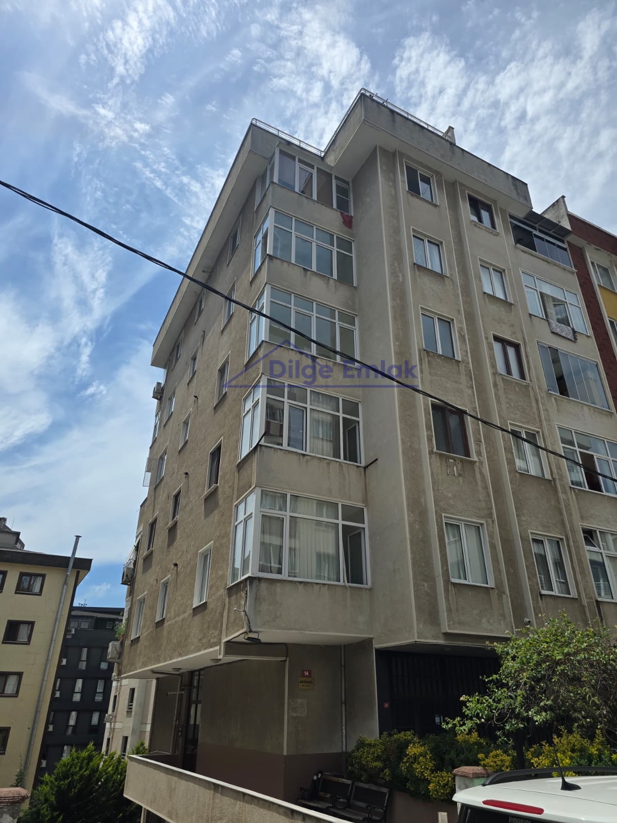 Bostancı Metro’ya Yakın 2+1 Balkonlu Kiralık Daire
