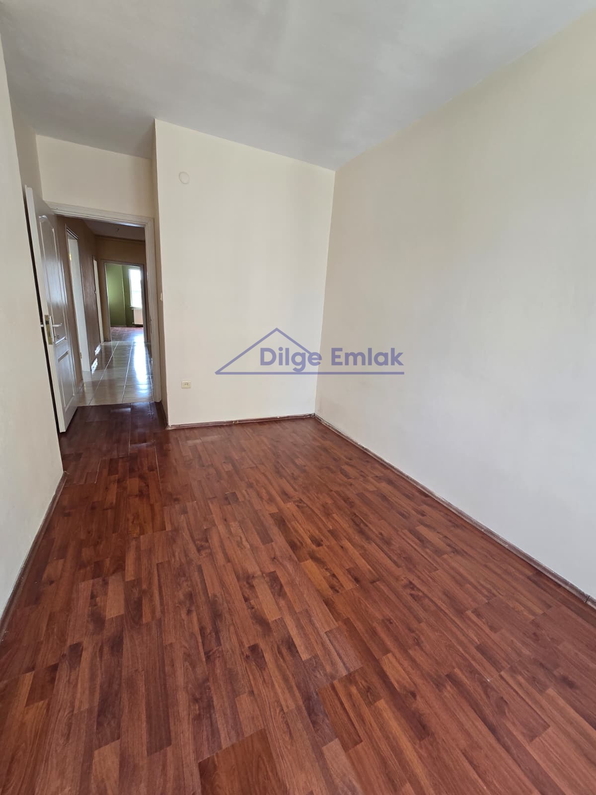 Bostancı Metro’ya Yakın 2+1 Balkonlu Kiralık Daire