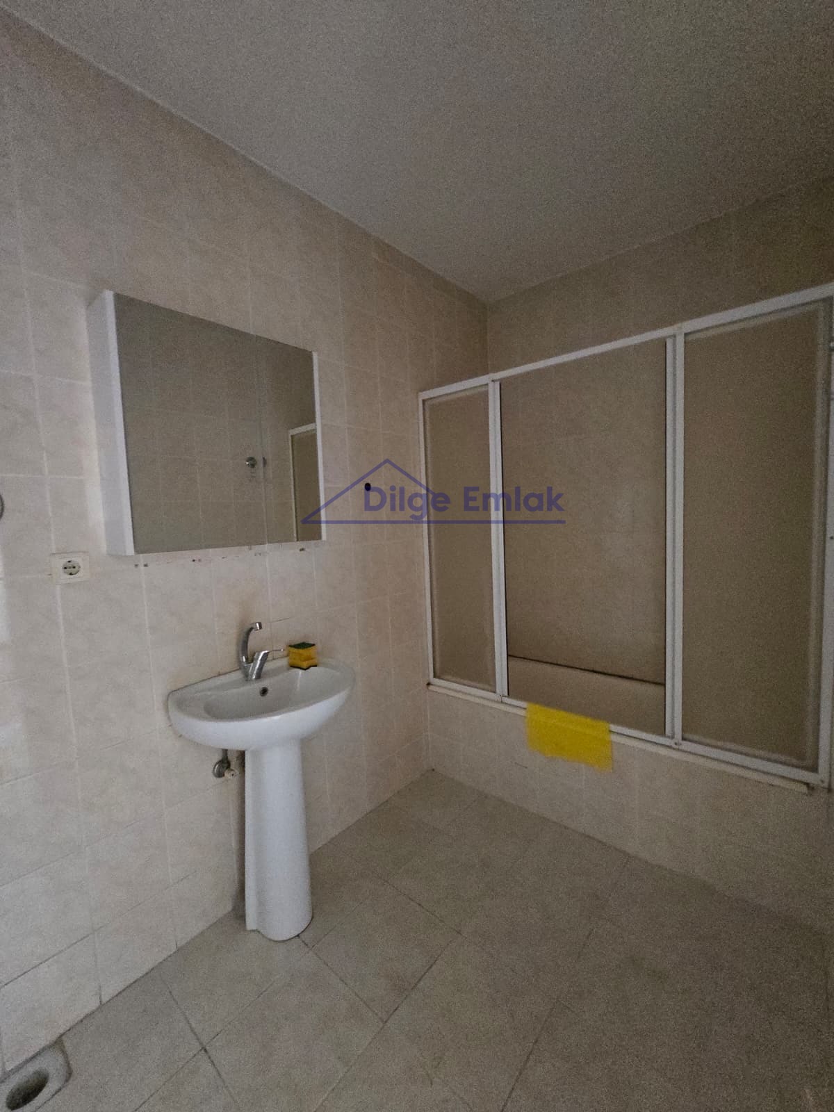 Bostancı Metro’ya Yakın 2+1 Balkonlu Kiralık Daire