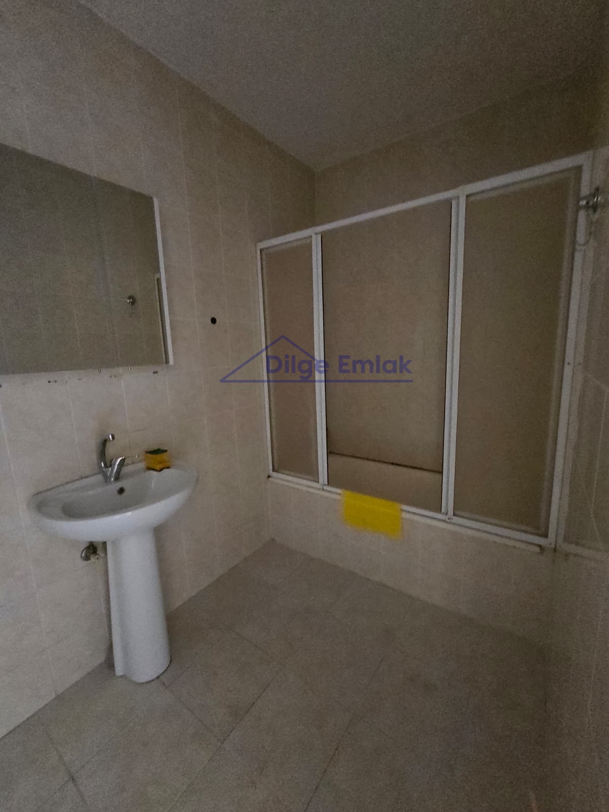 Bostancı Metro’ya Yakın 2+1 Balkonlu Kiralık Daire