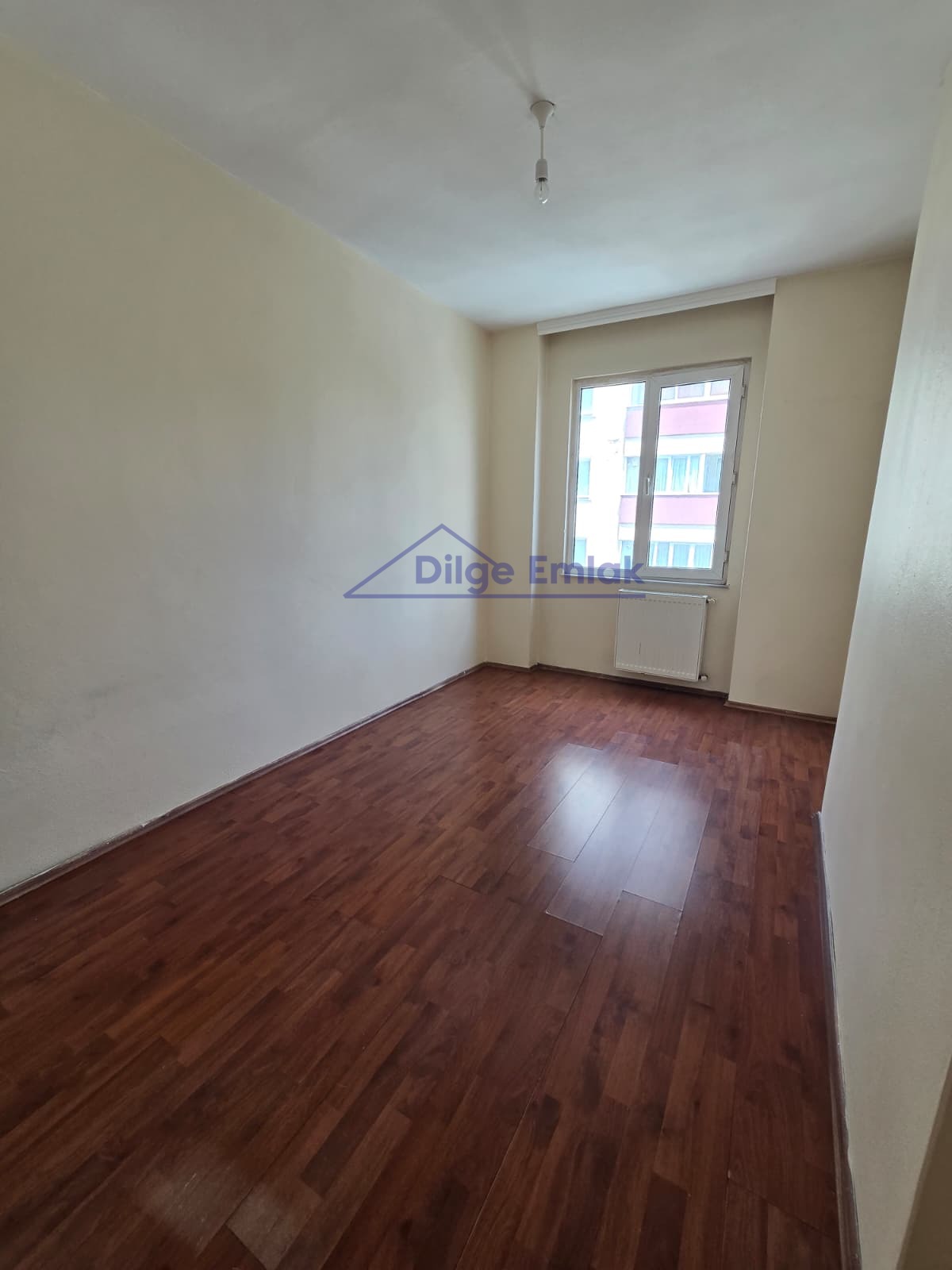 Bostancı Metro’ya Yakın 2+1 Balkonlu Kiralık Daire