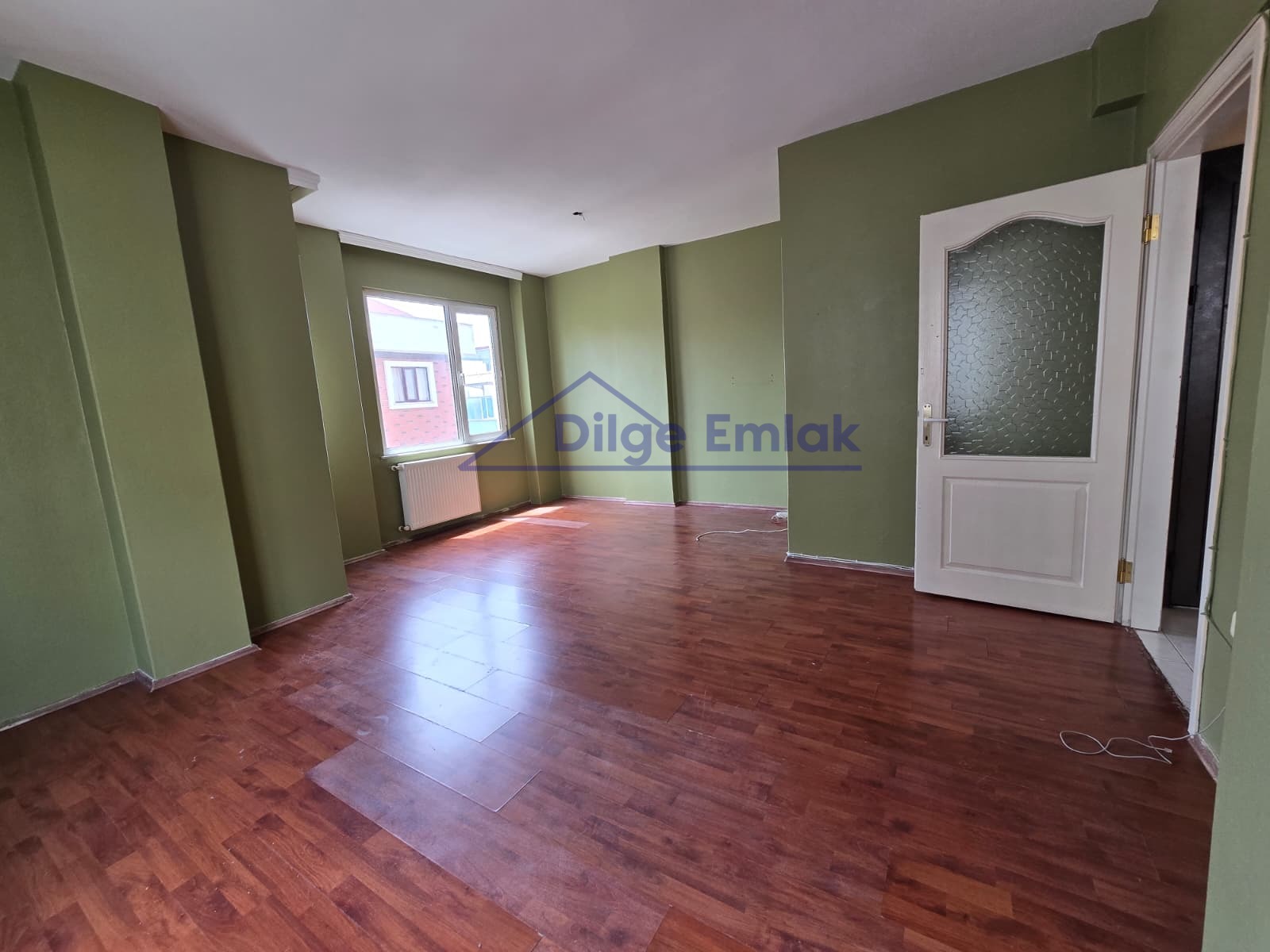 Bostancı Metro’ya Yakın 2+1 Balkonlu Kiralık Daire